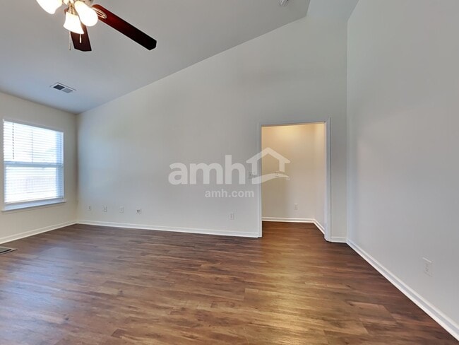 Foto del edificio - 129 Charlesfort Way