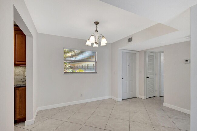 Building Photo - 10330 N Military Trl