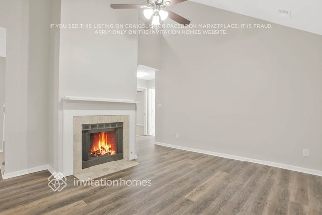 Building Photo - 1052 Autumn Crest Dr