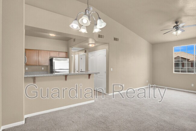 Foto del edificio - 10220 Penrith Ave