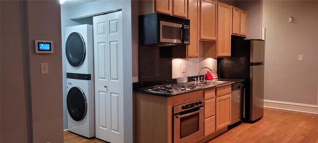 Foto del edificio - 2120 Waverly Pl