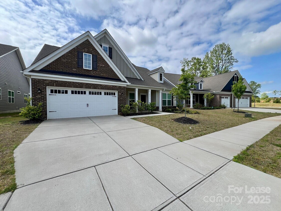 Foto principal - 25017 Westwick Ln