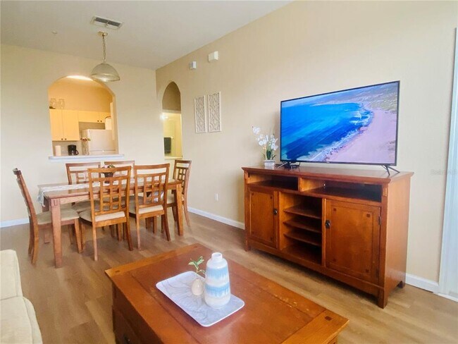 Building Photo - 8103 Coconut Palm Way
