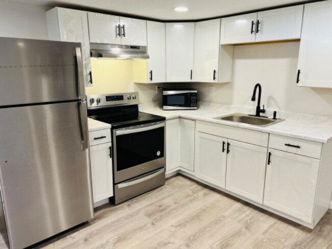 Building Photo - 117 Flicker Dr