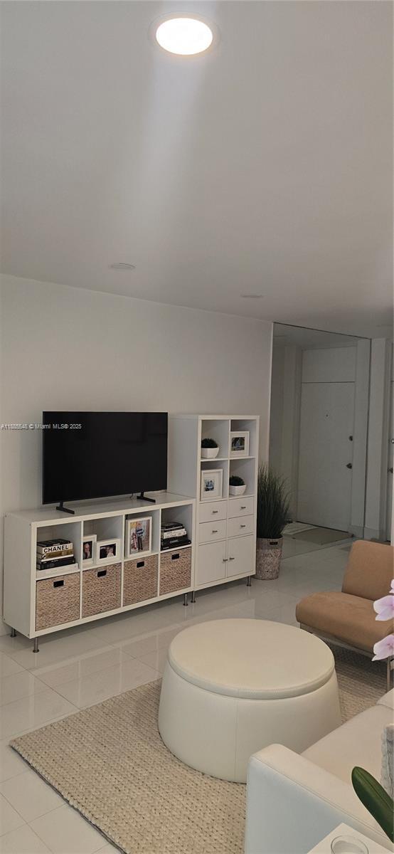 Foto del edificio - 2539 S Bayshore Dr