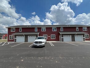 Building Photo - 312 Woodcrest Ln