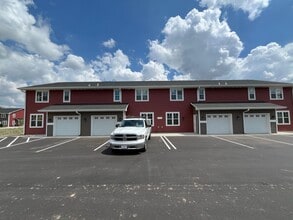 Building Photo - 312 Woodcrest Ln