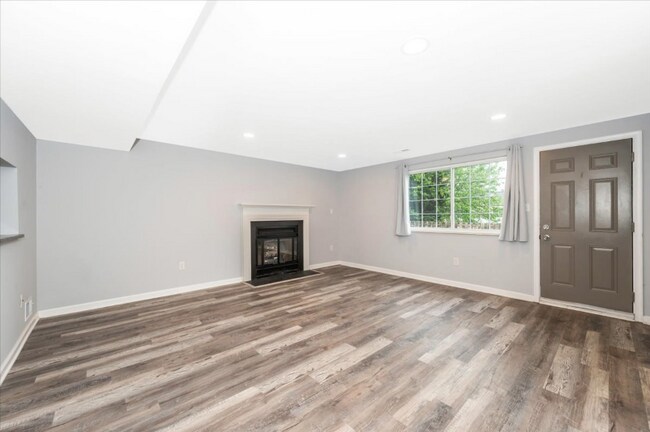 Building Photo - 214 Ashfield Ct