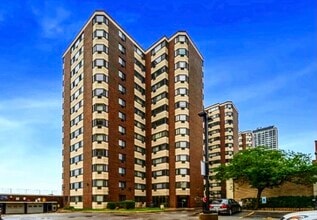 Building Photo - 7337 S South Shore Dr