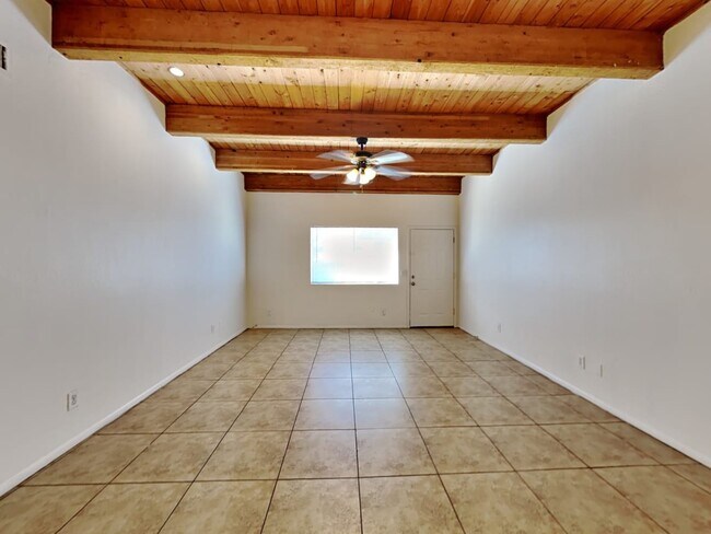 Building Photo - 13830 N 38th Dr