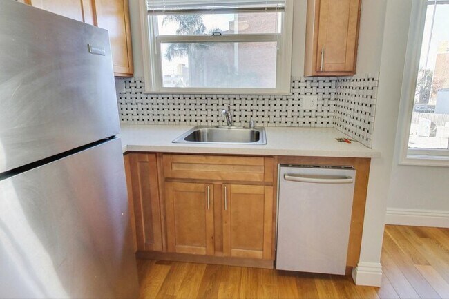 Foto del edificio - Renovated one bedroom on Lake Merritt. One...