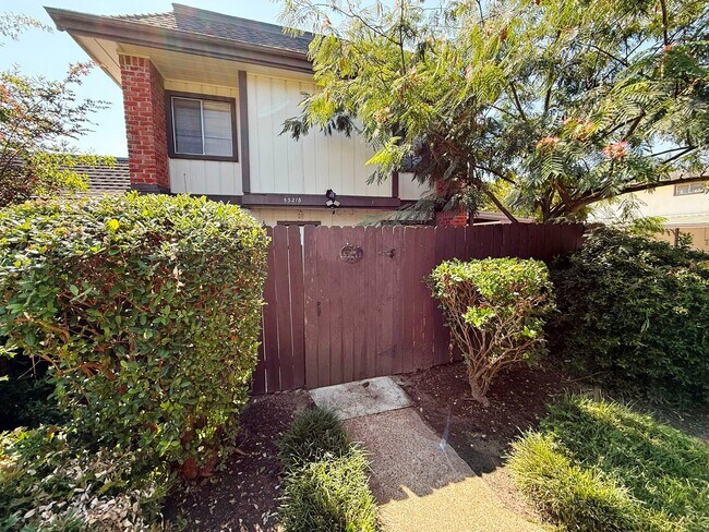 Foto del edificio - 5321 Pinewilde Dr