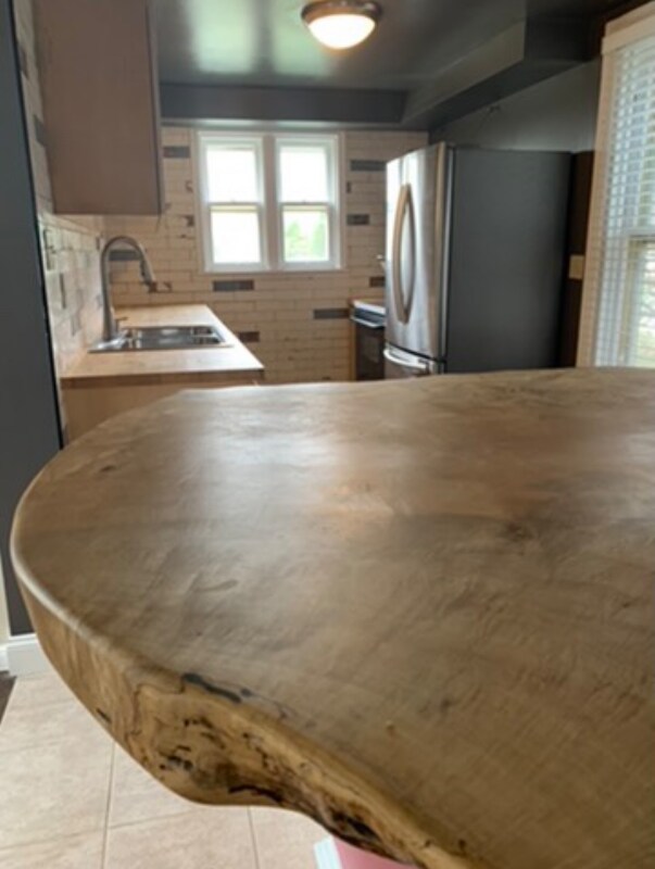 Building Photo - 112 Church St