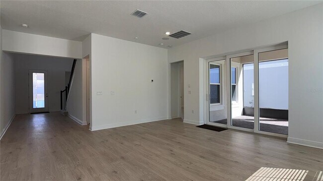 Foto del edificio - 14415 Crest Palm Ave