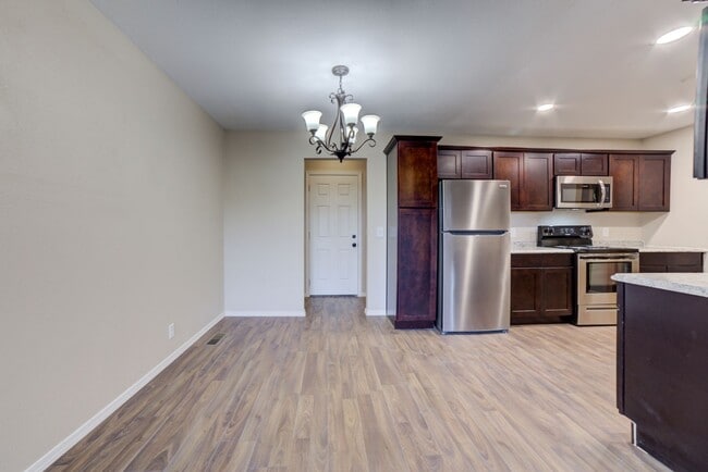 Foto del edificio - S 79th E Ave Duplex