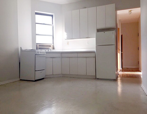 Primary Photo - 28 Thompson St