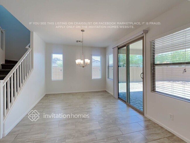 Foto del edificio - 1056 S 200th Ln