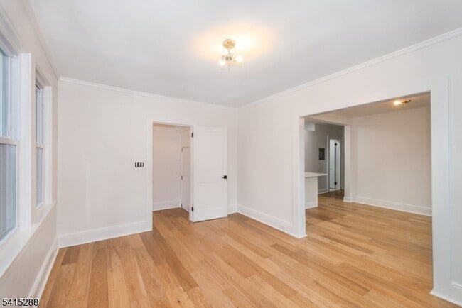 Building Photo - 12 Linden Ave