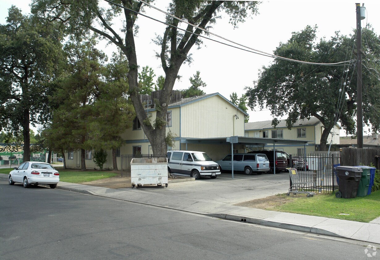 Building Photo - 705-725 Sunset Ave