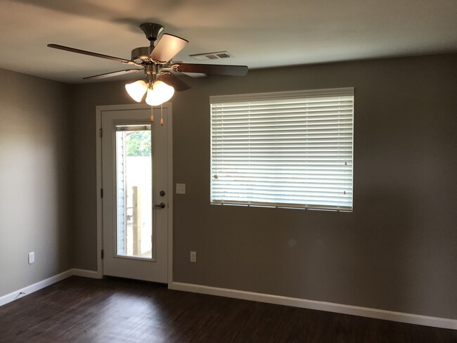 Living Room - 411 S Timberridge Dr