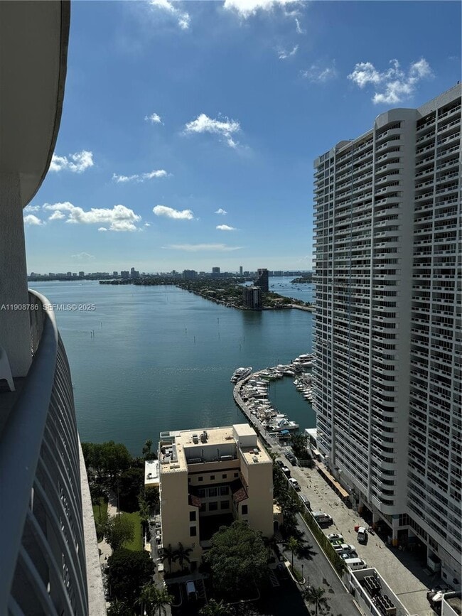 Foto del edificio - 1750 N Bayshore Dr