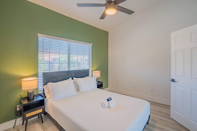 Foto del edificio - 7900 E Princess Dr