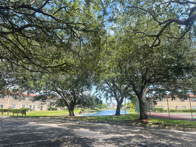 Foto del edificio - 8710 SW 3rd St
