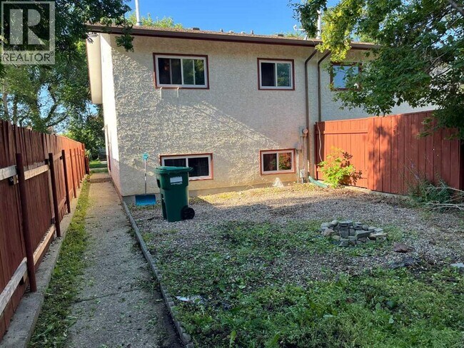 Photo du bâtiment - 1907-196A 6a Ave N