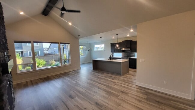 Foto del edificio - 4 BR/2.5 BA Single-Level home at Trailside