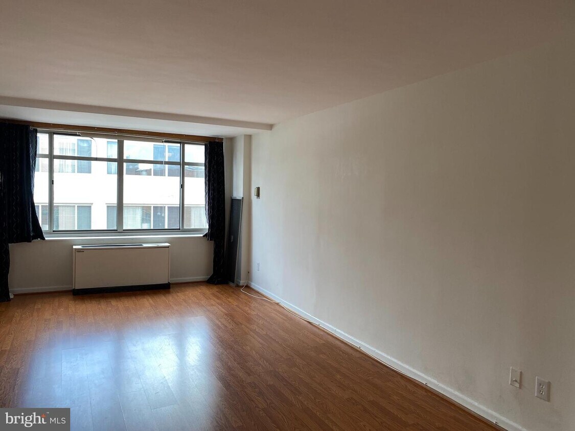 Foto principal - 940 25th St NW