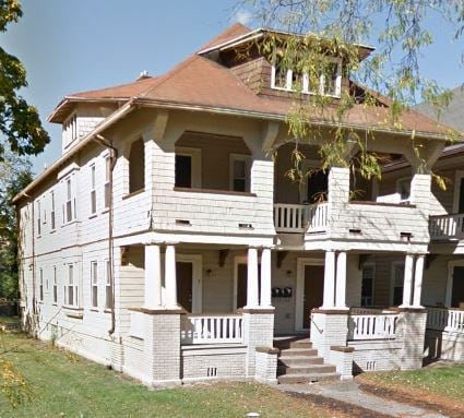 Building Photo - 739 Genesee St