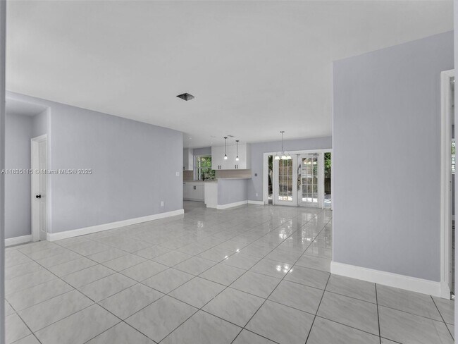 Building Photo - 6525 SW 18th St