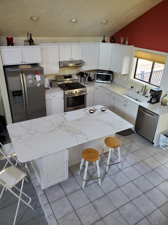 Building Photo - Gorgeous Flagstaff Rental