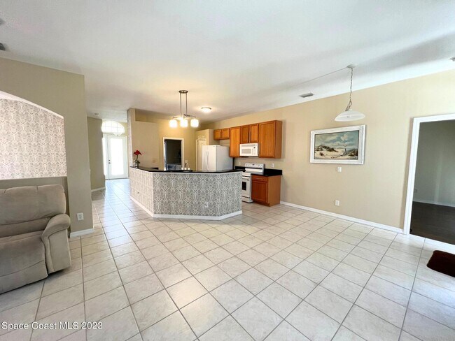Building Photo - 152 Babylon Ln