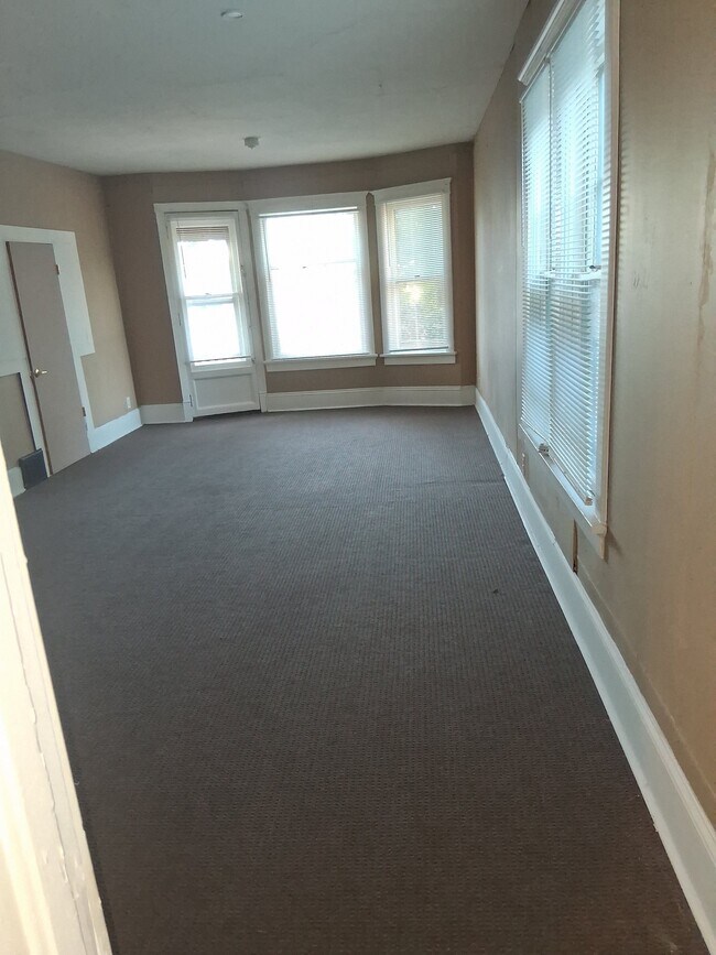 Foto del edificio - 2465 W Keefe Ave