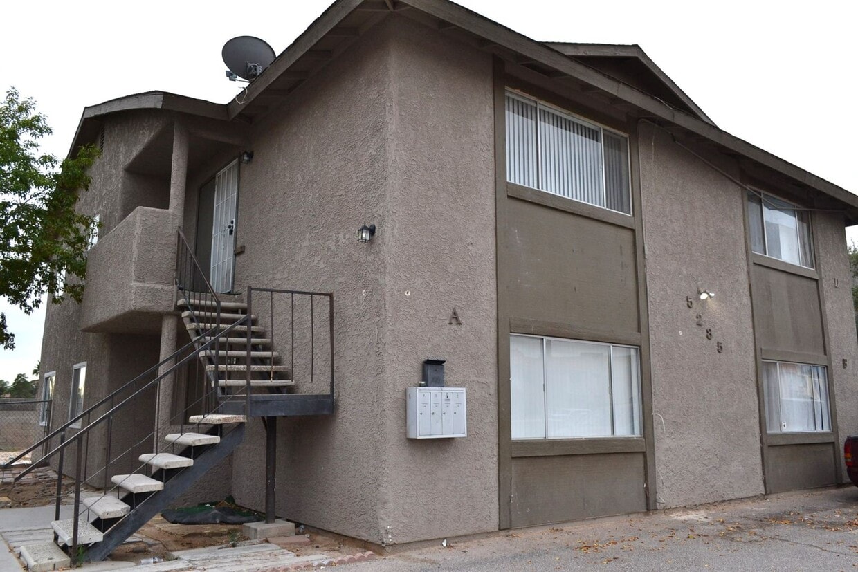 Primary Photo - 5285 Retablo Ave