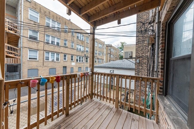 Building Photo - 2 bedroom in Chicago IL 60647