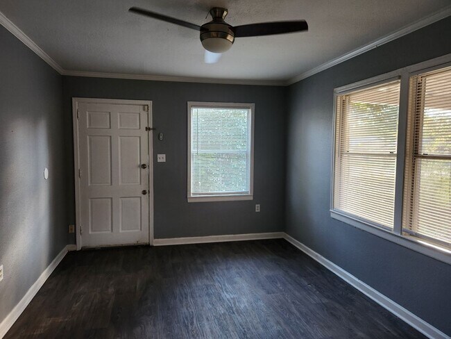 Foto del edificio - 1808 Corbitt St