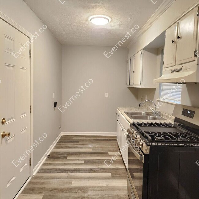 Foto del edificio - 338 West Ave B