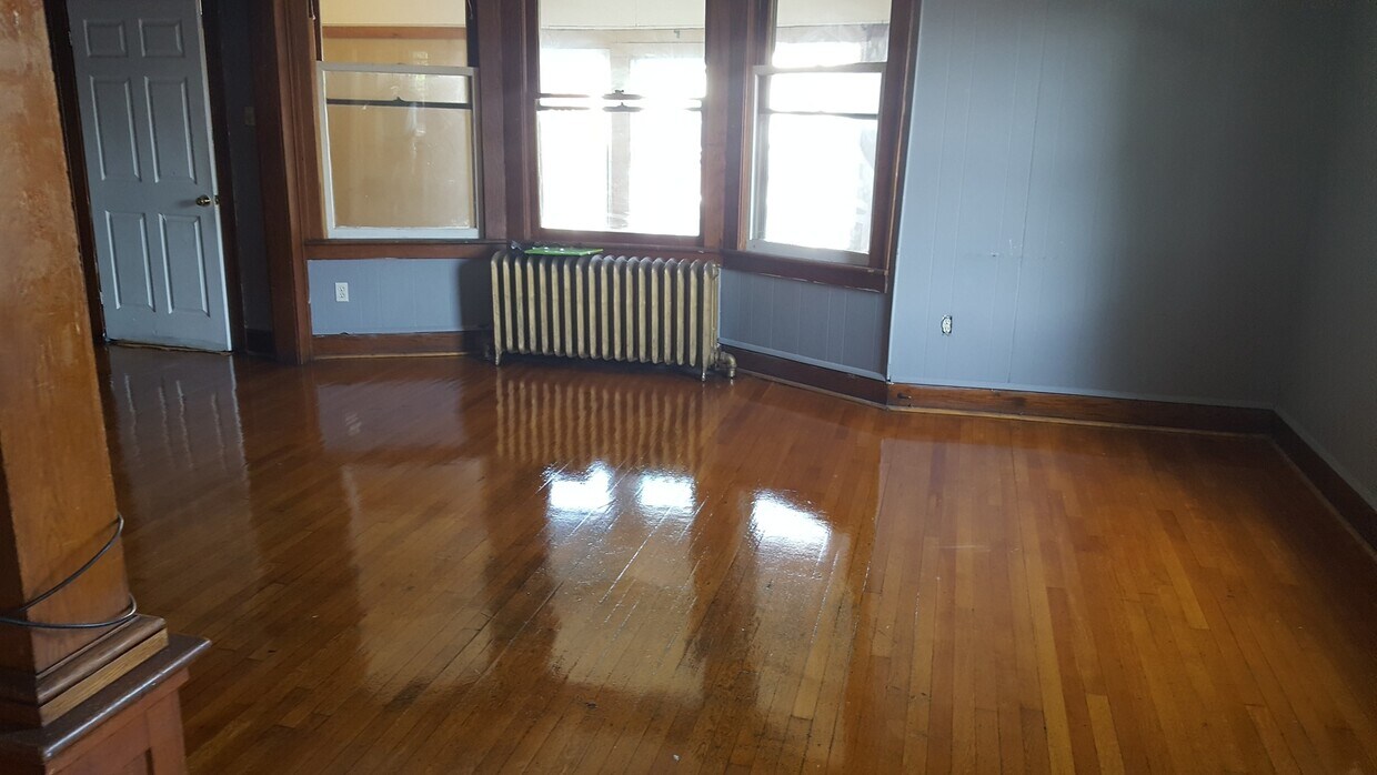 Foto del edificio - Wonderful 4 Bedroom Student Housing!