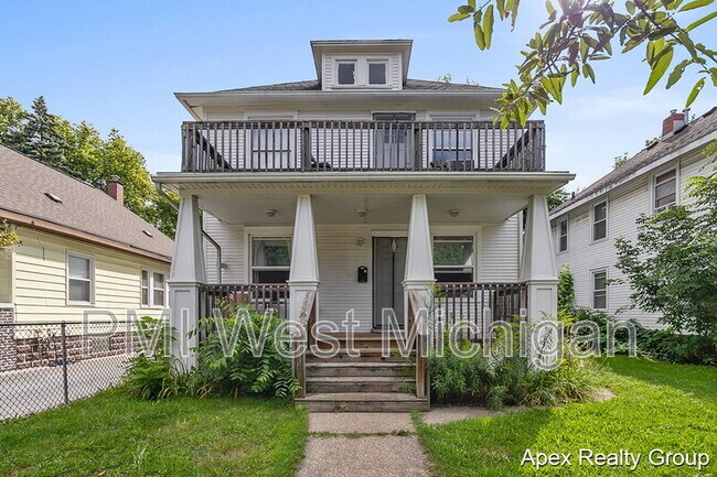 Building Photo - 1530 Quarry Ave NW