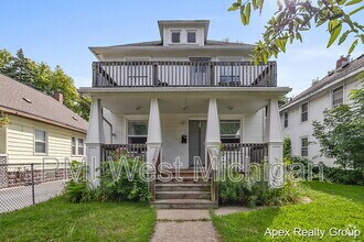 Building Photo - 1530 Quarry Ave NW