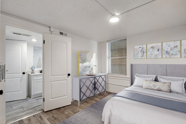 Building Photo - Browning Apartments