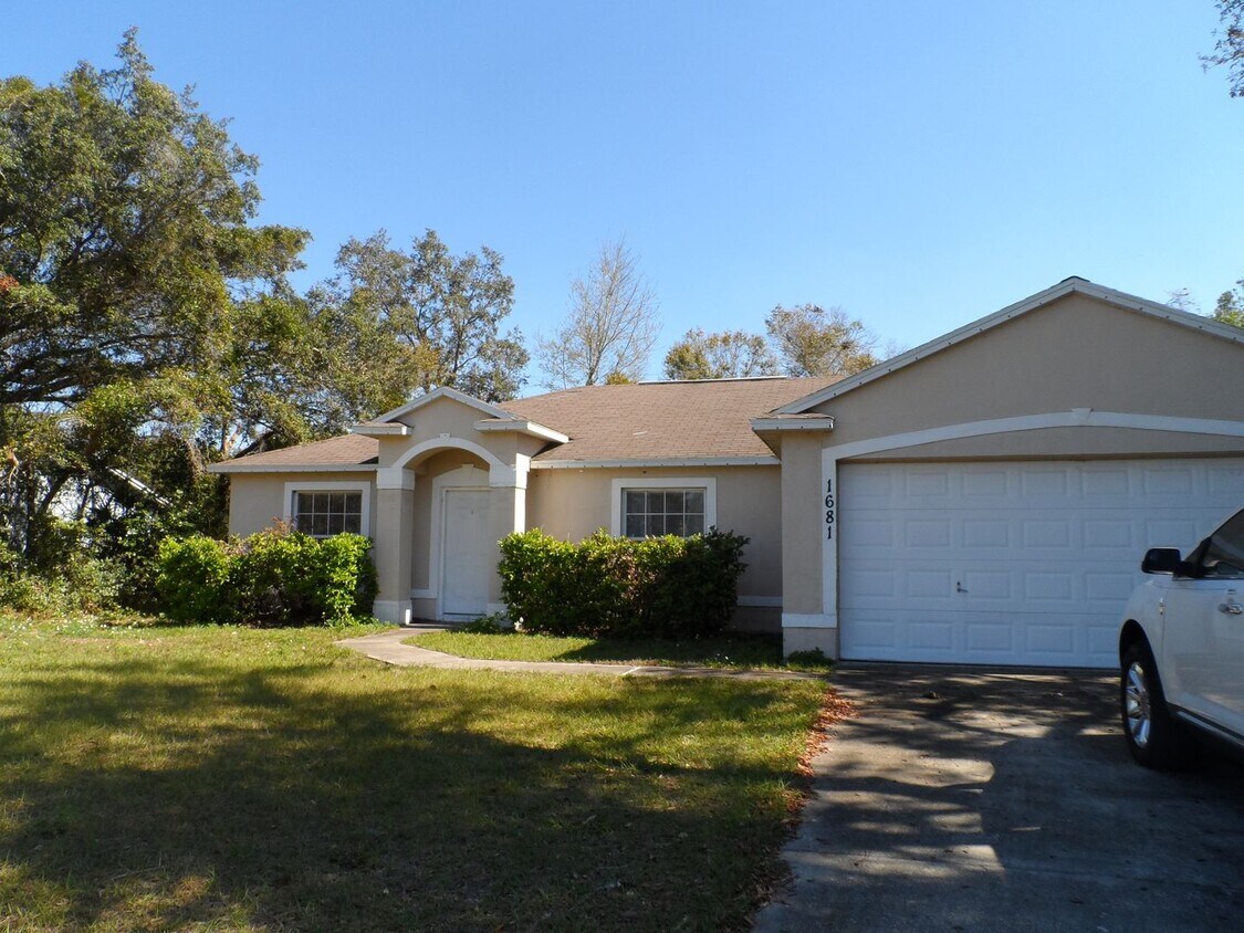 Primary Photo - JUST LISTED 3 BEDROOM 2 BATH HOME