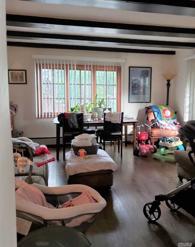 Foto del edificio - 164-09 32nd Ave