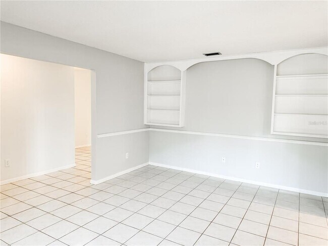 Building Photo - 409 W Orange St