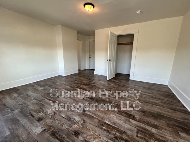 Building Photo - 108 N Buchanan St