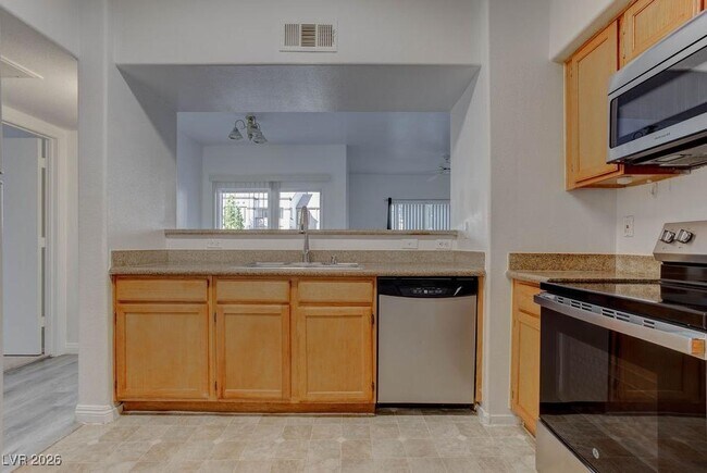 Foto del edificio - 7255 W Sunset Rd
