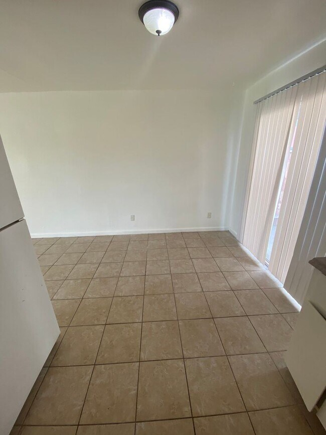 Foto del edificio - 128 N Yosemite Ave