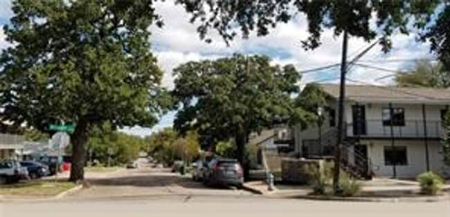 Building Photo - 103 E 34th St